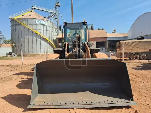 Pá Carregadeira 19T Case 821E