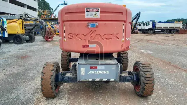 Plataforma Elevatória Articulada 16M SKYJACK SJ46AJ